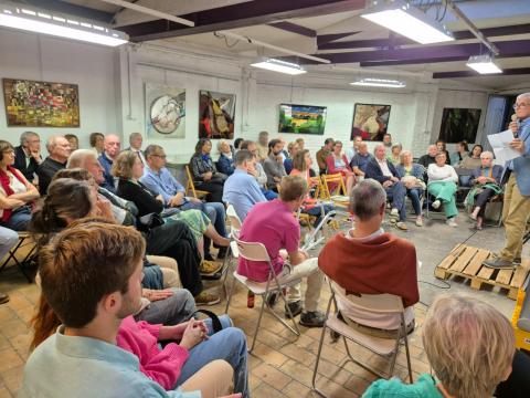 présentation des candidats dans l'atelier 